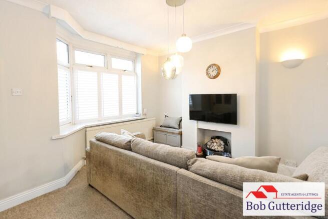 BAY FRONTED LOUNGE