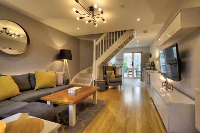 Lounge Kitchen