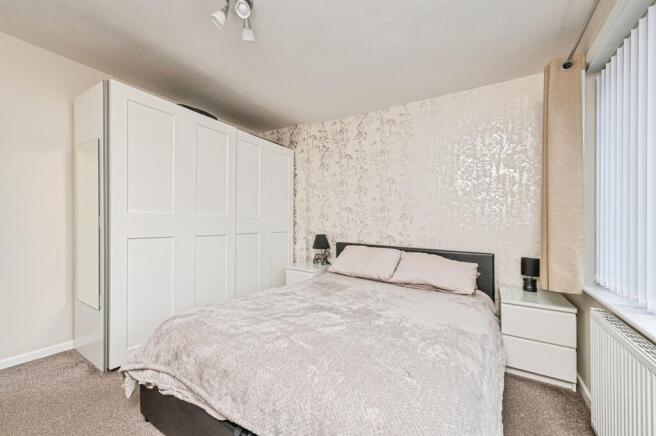 3 bed Semi-Detached for sale Image 8