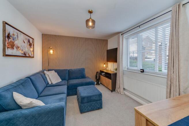 2 bed Flat for sale Image 11