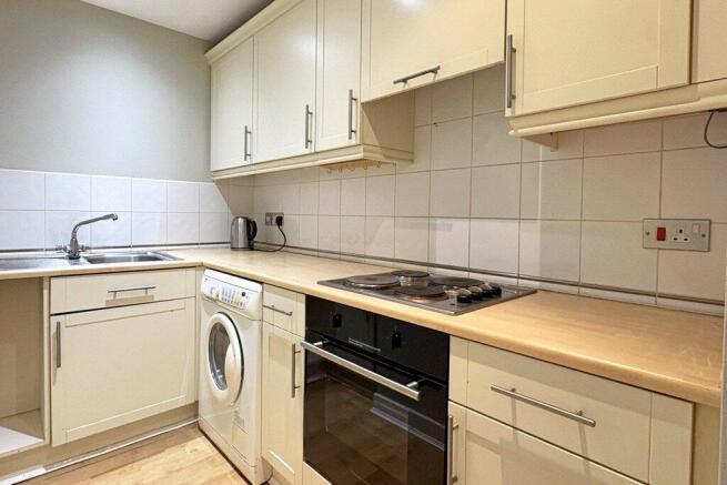 2 bed Apartment for sale Image 5