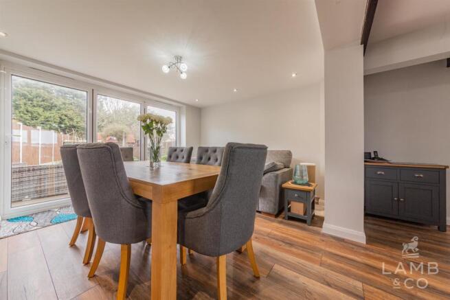Frinton-Road-Frinton-on-Sea-semi-detached-house-IM