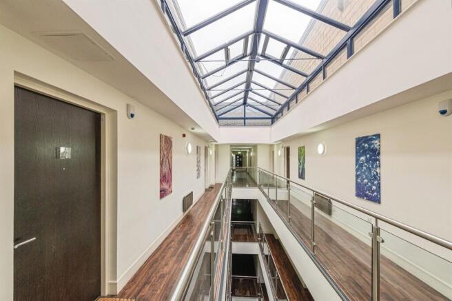 2 bed Penthouse for sale Image 10