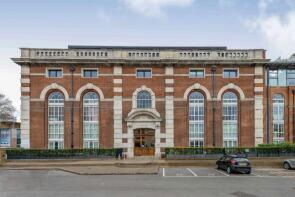 Flat 40, Bazalgette Court, Great West Road, London W6 9AG