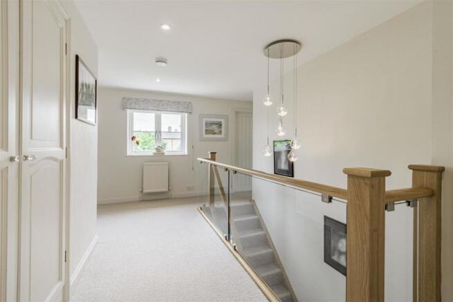 8512251-interior25.jpg