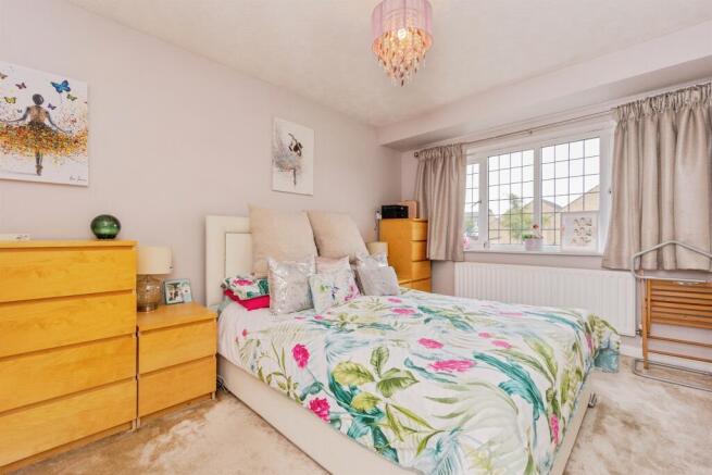 3 bed Detached for sale Image 5
