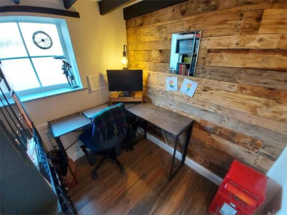 Photo 8