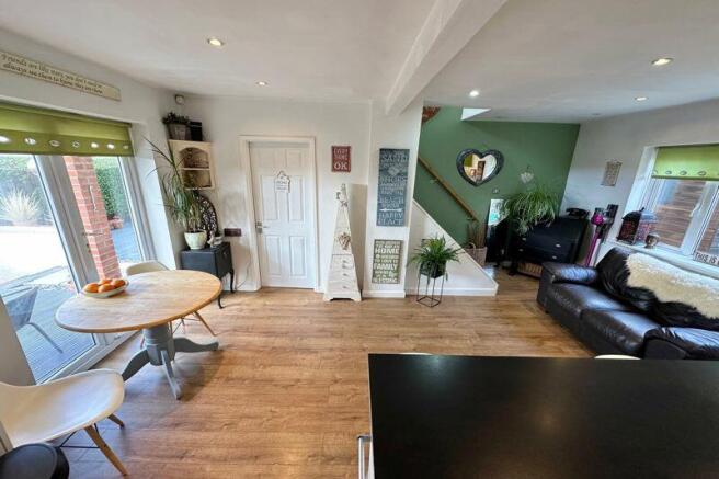 Kitchen/Dining Room