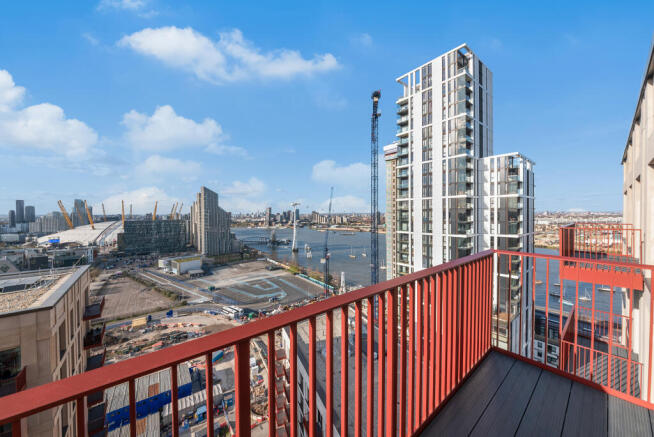 Peninsula Gardens, Greenwich Peninsula, London, SE10 photo 4