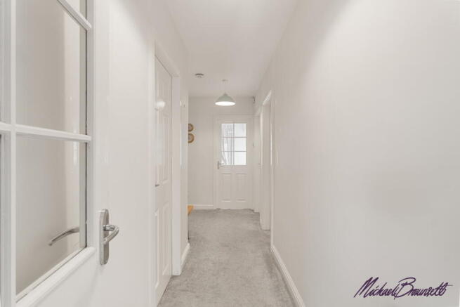 3 bed Semi-Detached Bungalow for sale Image 9