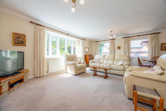 3 bed Detached Bungalow for sale Image 7
