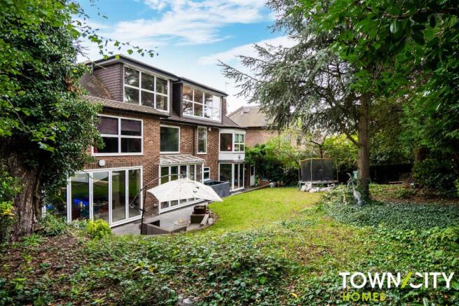 31 Cedar Close-22.jpg
