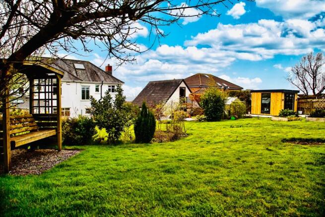 Spacious rear garden