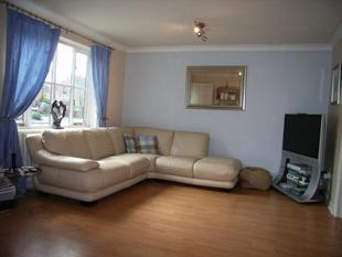LIVING/DINING ROOM