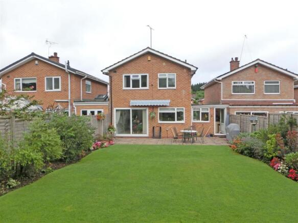 Lynbrook Close 5 Rear View.jpg