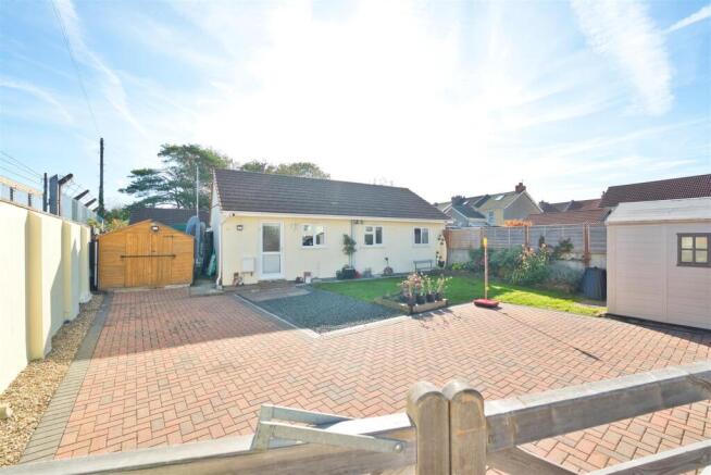 2-bed detached on Drove Road, Weston-Super-Mare - SECLUDED BUNGALOW, £285,000