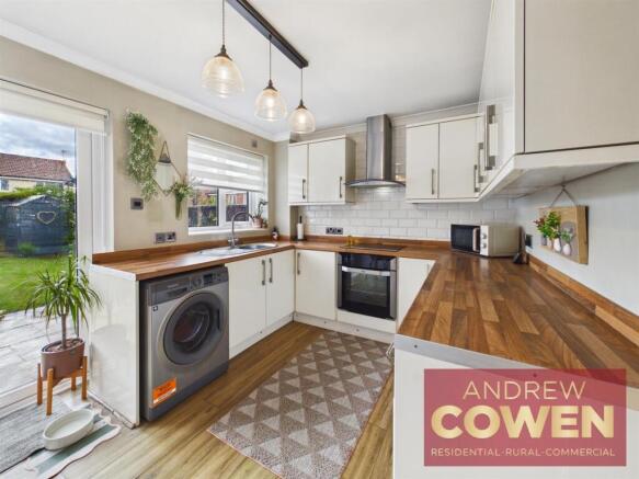 2 bed Semi-Detached for sale Image 4