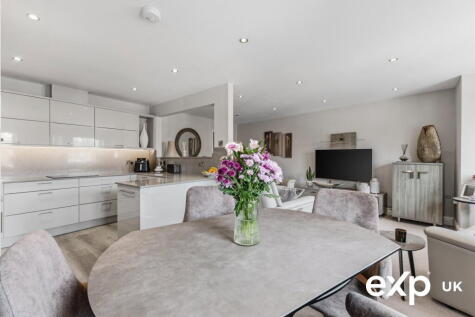Melton Road, West Bridgford, Nottingham, NG2 6UF