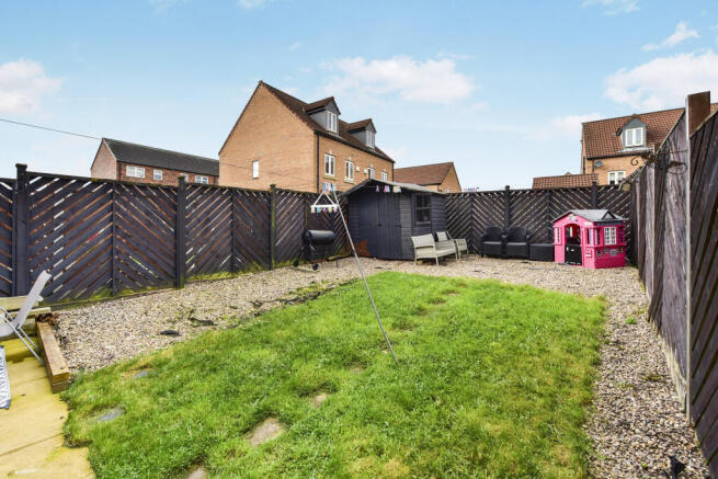 4 bed Semi-Detached for sale Image 8