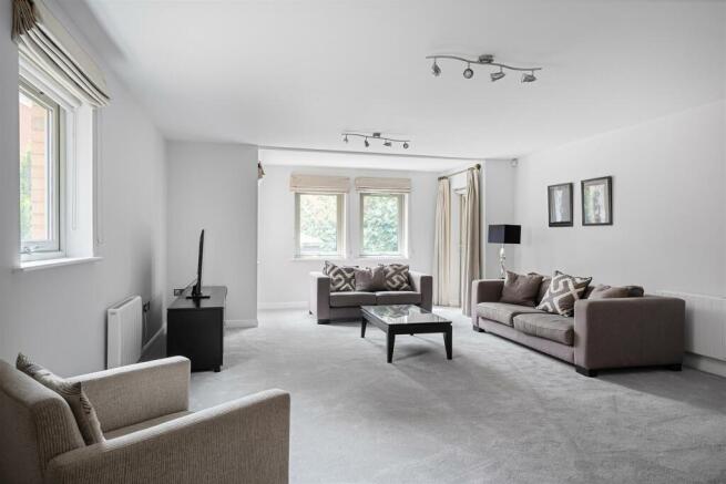 3 bed Apartment for sale Image 7