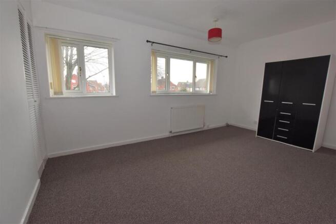 2 bed End of Terrace to rent Image 5