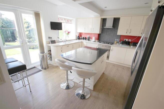 Open Plan Kitchen & Dining Room