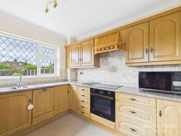 3 bed Semi-Detached for sale Image 9