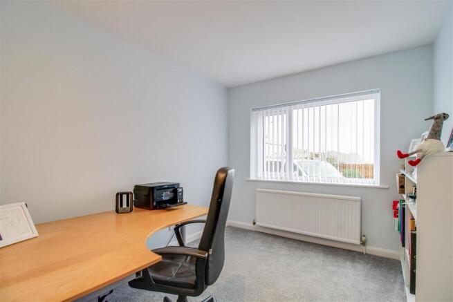 4 bed Detached Bungalow for sale Image 12