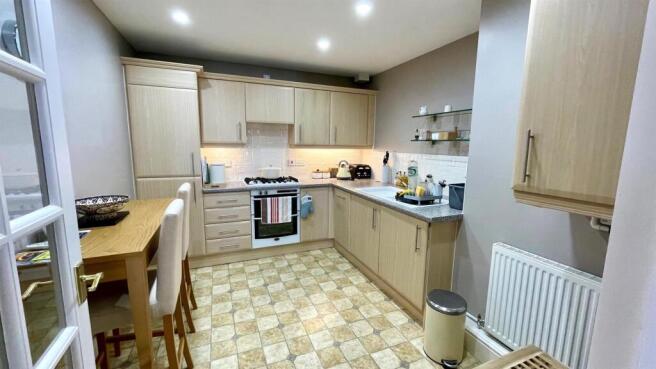 KITCHEN/BREAKFAST ROOM