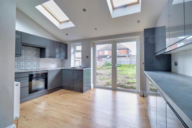 BESPOKE DINING KITCHEN
