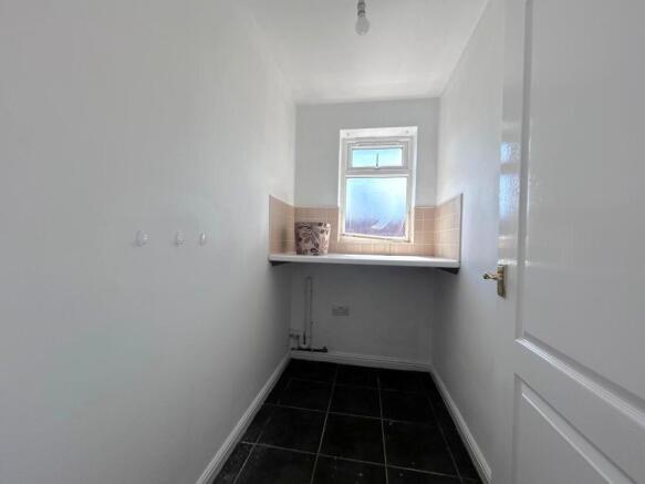 4 bed Detached for sale Image 8