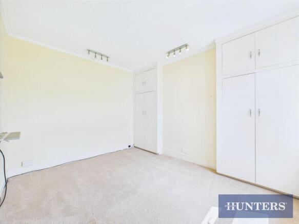 2 bed Apartment for sale Image 5
