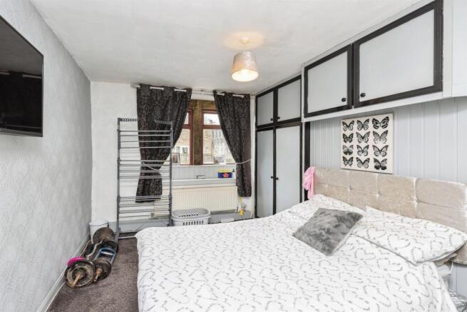 3 bed Terraced for sale Image 12
