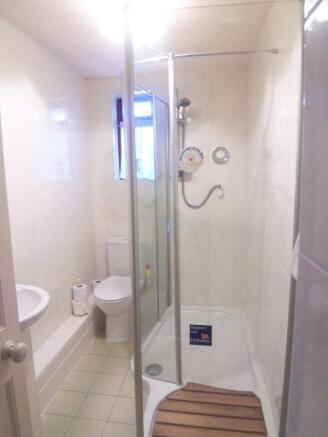 SHOWER ROOM/W.C