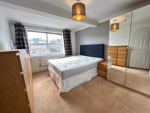2 bed Apartment to rent Image 5