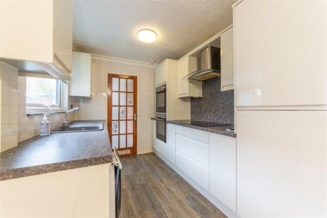 24 Elwood Path - New-12.jpg