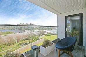 3, The Dunes, Shore View, Swanpool, Falmouth TR11 5JL