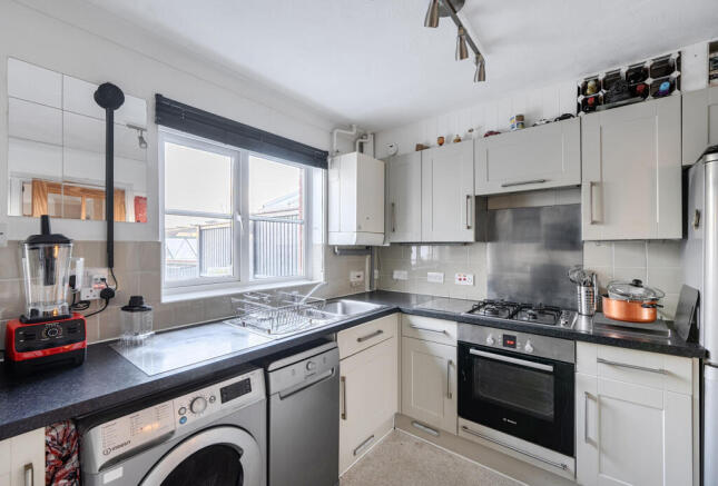 1409396-8-698386e...