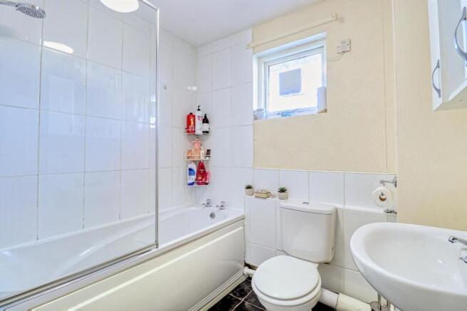 bathroom (2)_5.jpg