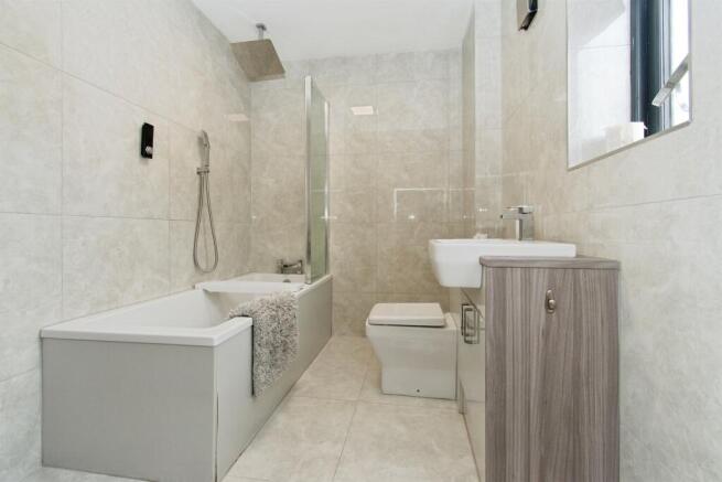 2 bed House for sale Image 8