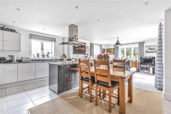 Kitchen/Breakfast Rm