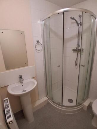 1 bed Apartment to rent Image 5