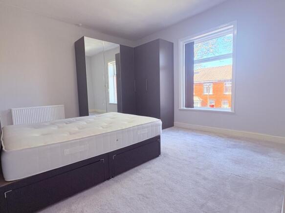 Main bedroom2