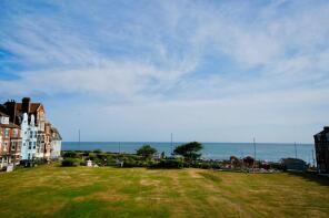 Flat 4, Gloucester Court, Cadogan Road, Cromer NR27 9HT
