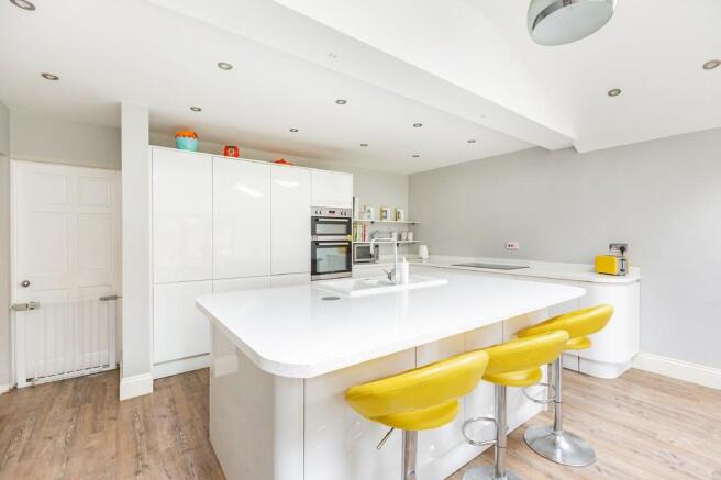 Kitchen/Breakfast...