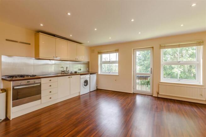 8426343-Interior03.jpg