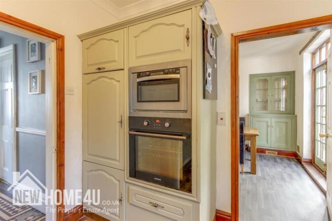 Kitchen: