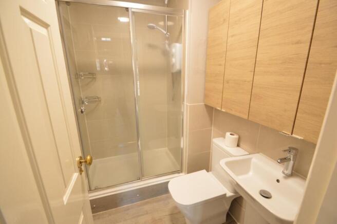 The Elms ensuite.JPG