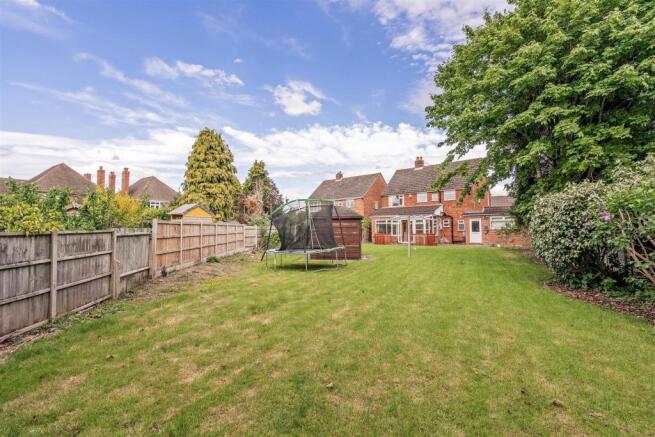 113 Ferndown Road-19_lo.jpg