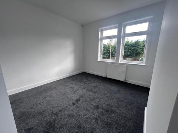 3 bed Semi-Detached to rent Image 5
